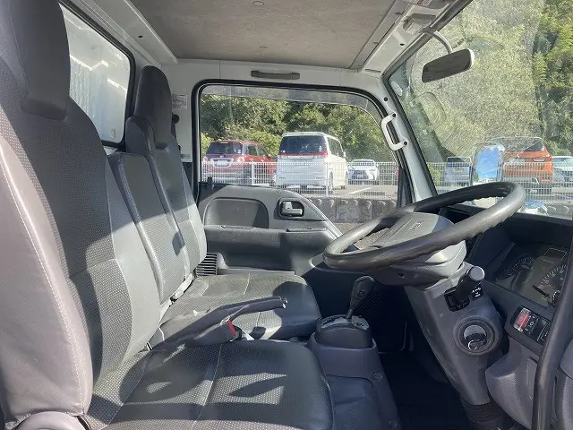 いすゞ フォワード TKG-NKR85AN(2WD)の写真26