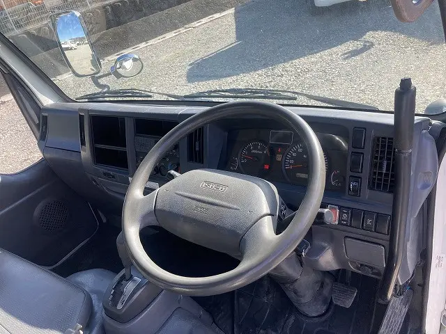 いすゞ フォワード TKG-NKR85AN(2WD)の写真28