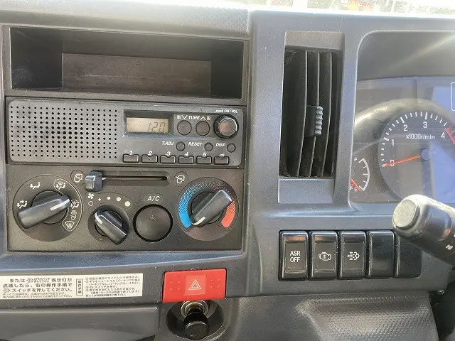いすゞ フォワード TKG-NKR85AN(2WD)の写真29