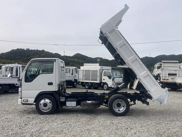 いすゞ エルフ TKG-NKR85AN(2WD)の写真4