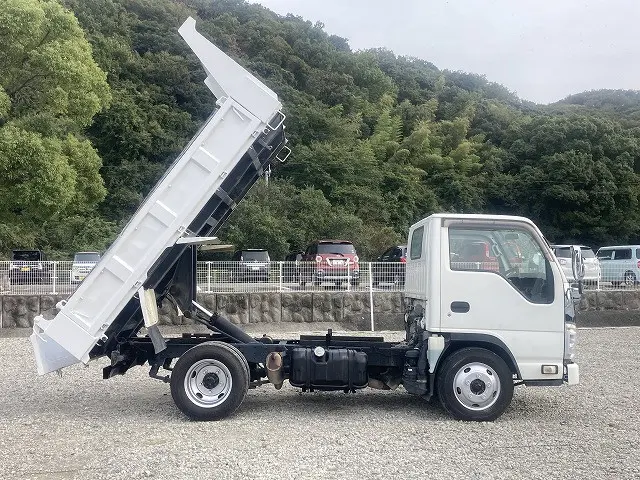 いすゞ エルフ TKG-NKR85AN(2WD)の写真5