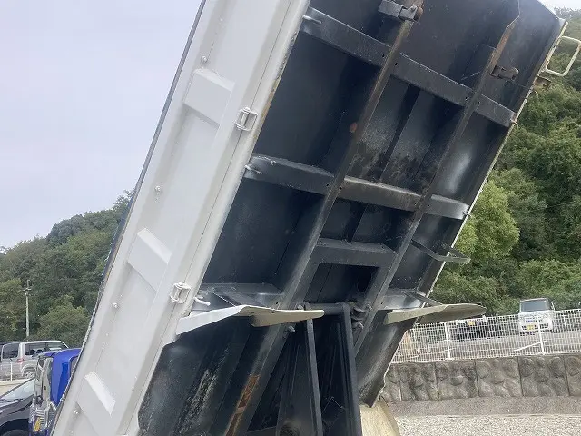 いすゞ エルフ TKG-NKR85AN(2WD)の写真21