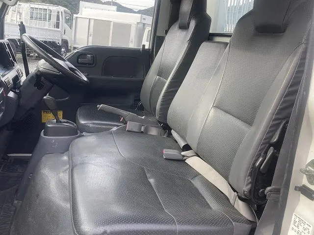 いすゞ エルフ TKG-NKR85AN(2WD)の写真23