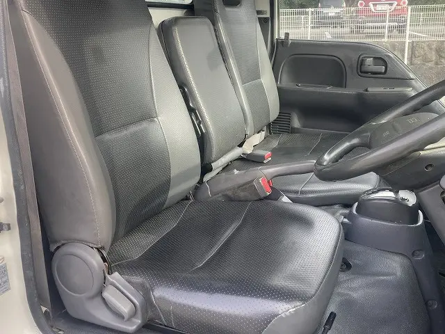 いすゞ エルフ TKG-NKR85AN(2WD)の写真24