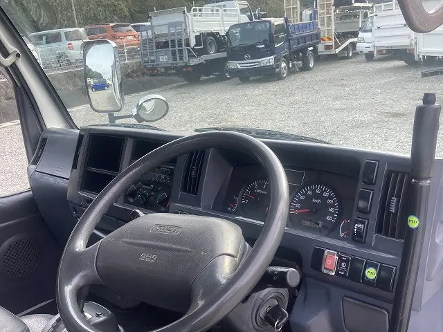 いすゞ エルフ TKG-NKR85AN(2WD)の写真26