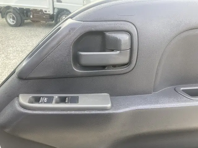 いすゞ エルフ TKG-NKR85AN(2WD)の写真33