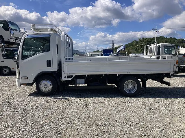 いすゞ エルフ BKG-NNR85AR(2WD)の写真4