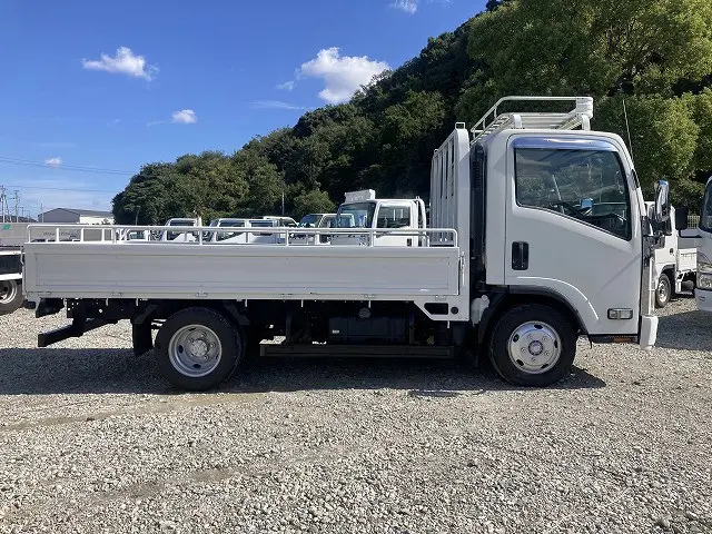 いすゞ エルフ BKG-NNR85AR(2WD)の写真5