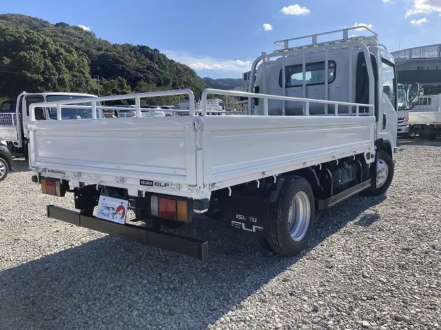 いすゞ エルフ BKG-NNR85AR(2WD)の写真8