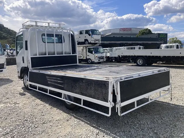 いすゞ エルフ BKG-NNR85AR(2WD)の写真13