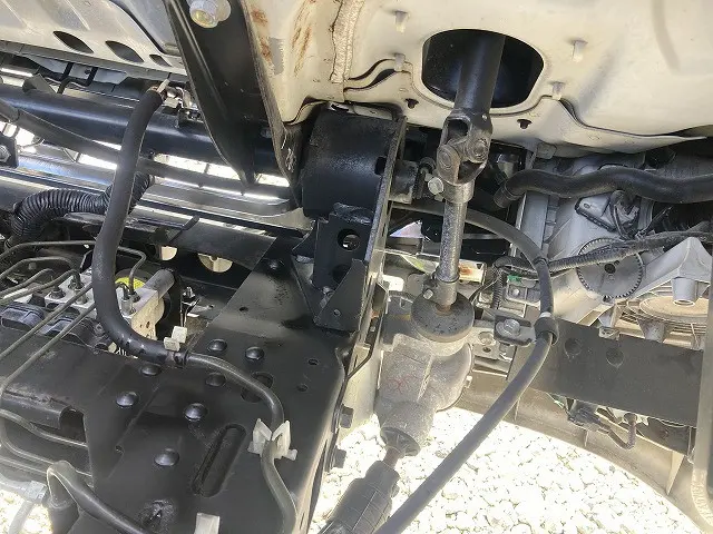 いすゞ エルフ BKG-NNR85AR(2WD)の写真19