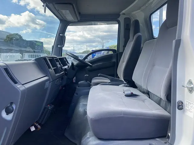 いすゞ エルフ BKG-NNR85AR(2WD)の写真20