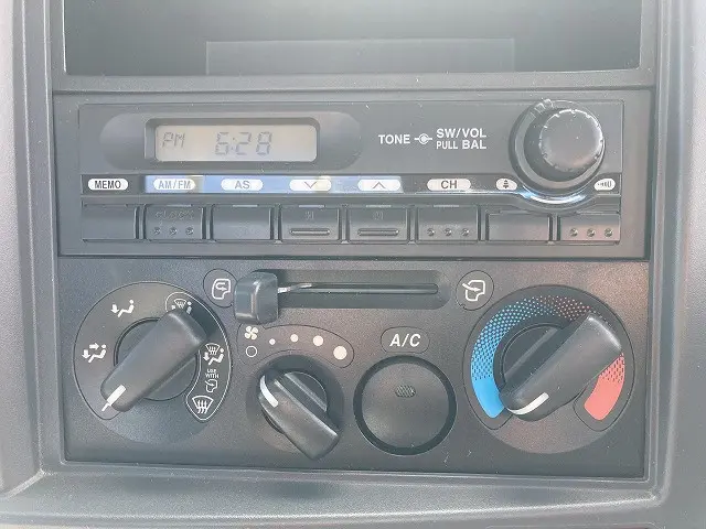 いすゞ エルフ BKG-NNR85AR(2WD)の写真24