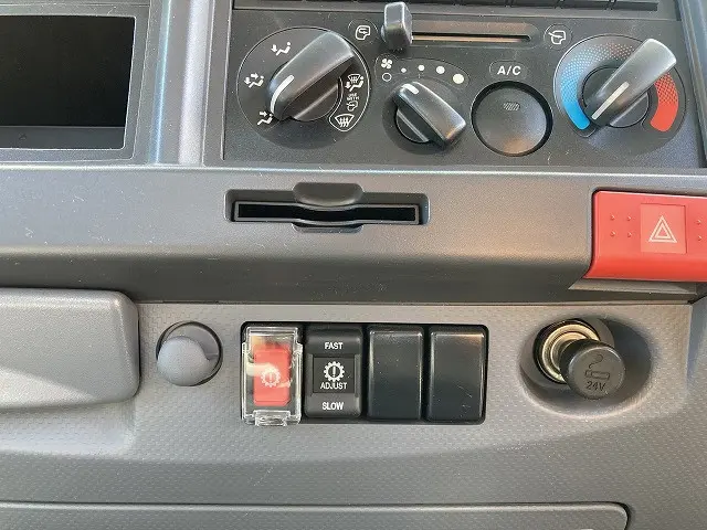 いすゞ エルフ BKG-NNR85AR(2WD)の写真25