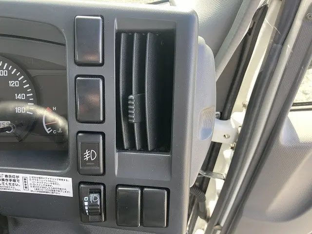 いすゞ エルフ BKG-NNR85AR(2WD)の写真28