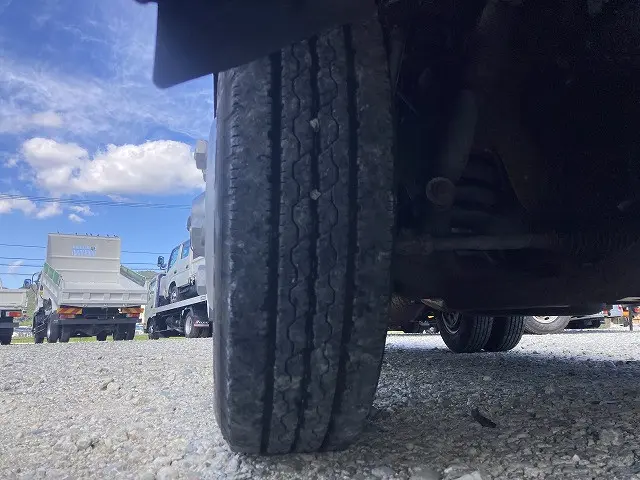 いすゞ エルフ BKG-NNR85AR(2WD)の写真31