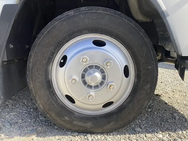 いすゞ エルフ BKG-NNR85AR(2WD)の写真32