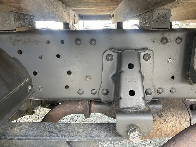 いすゞ エルフ BKG-NNR85AR(2WD)の写真34