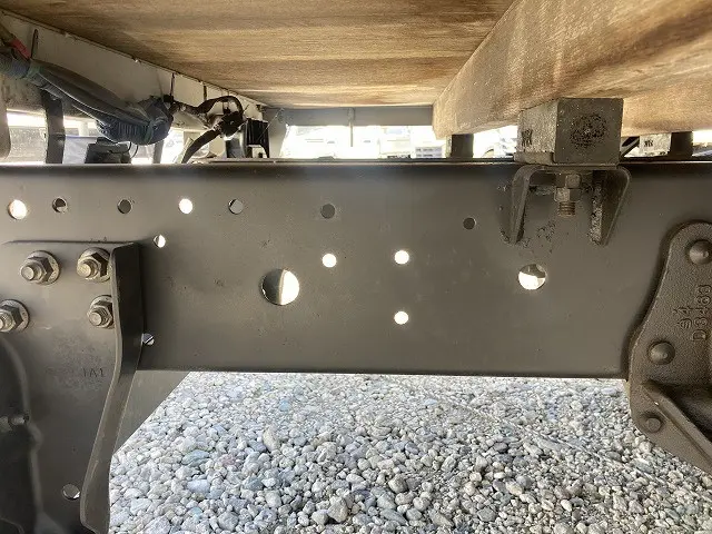 いすゞ エルフ BKG-NNR85AR(2WD)の写真35