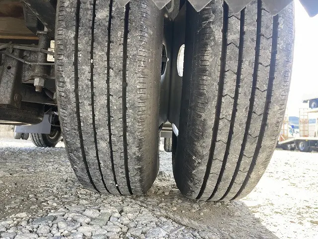 いすゞ エルフ BKG-NNR85AR(2WD)の写真36