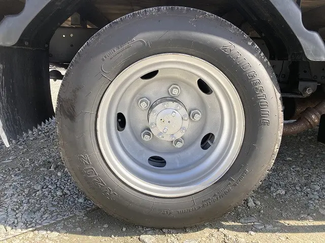 いすゞ エルフ BKG-NNR85AR(2WD)の写真37