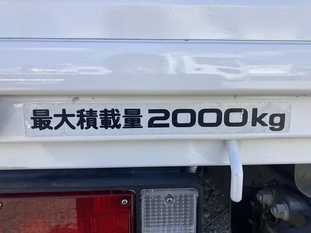 いすゞ エルフ BKG-NNR85AR(2WD)の写真38