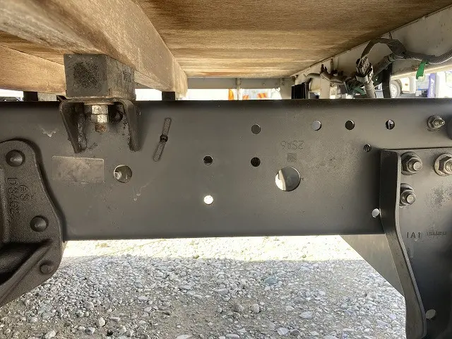 いすゞ エルフ BKG-NNR85AR(2WD)の写真39