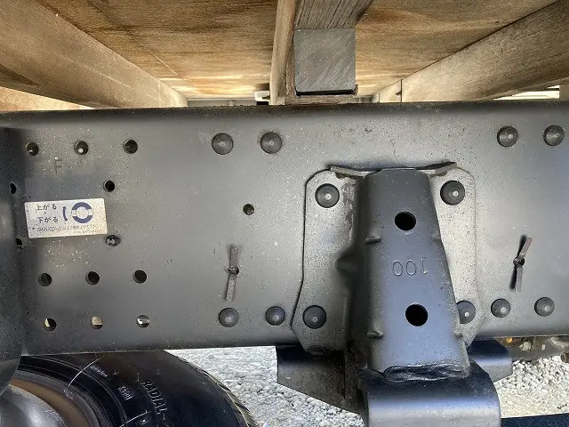 いすゞ エルフ BKG-NNR85AR(2WD)の写真40