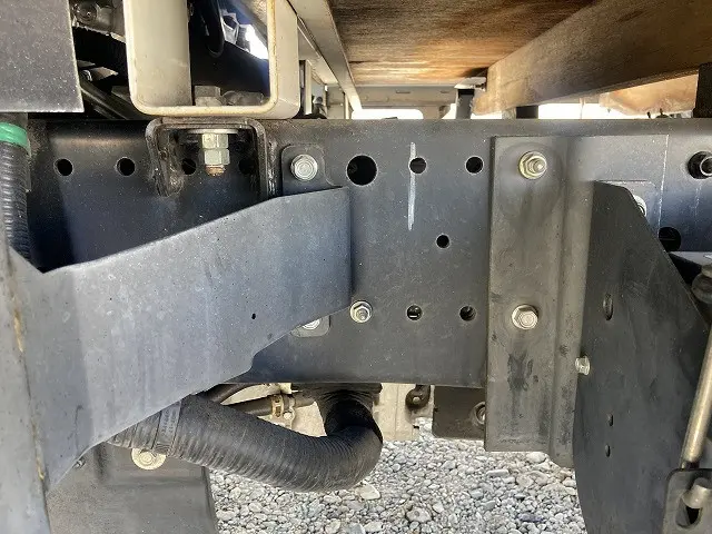 いすゞ エルフ BKG-NNR85AR(2WD)の写真41