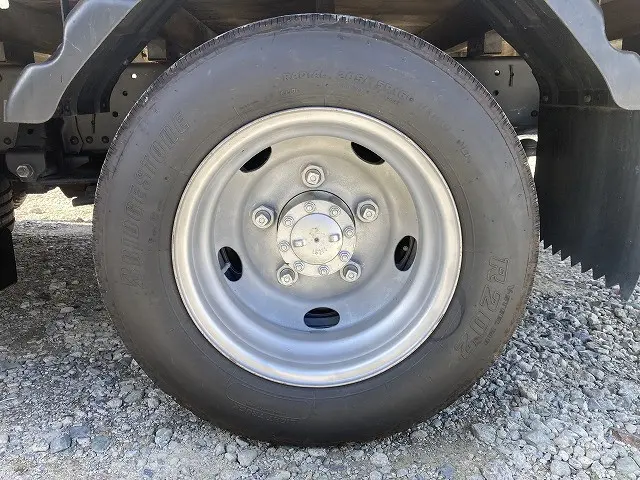 いすゞ エルフ BKG-NNR85AR(2WD)の写真43