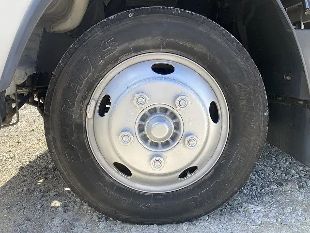 いすゞ エルフ BKG-NNR85AR(2WD)の写真45