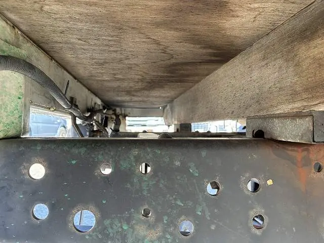 いすゞ エルフ TKG-NJR85A(2WD)の写真19