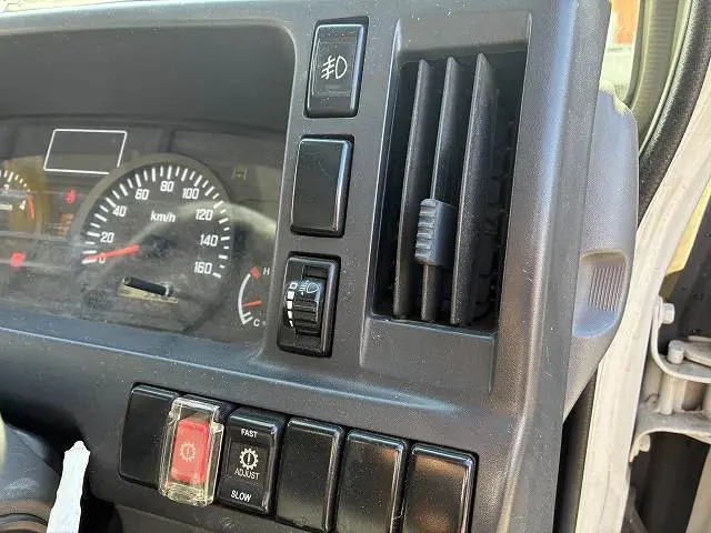 いすゞ エルフ TKG-NJR85A(2WD)の写真40