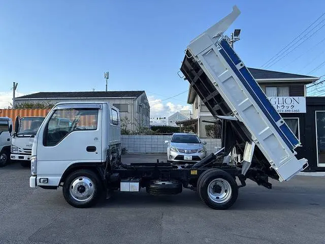 いすゞ エルフ TKG-NKR85AN(2WD)の写真4