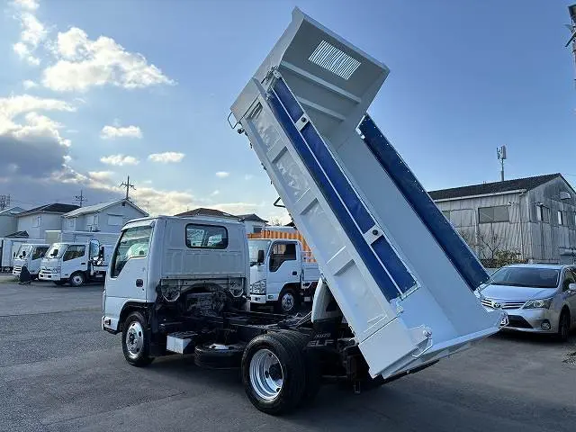 いすゞ エルフ TKG-NKR85AN(2WD)の写真6