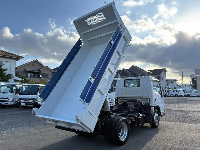 いすゞ エルフ TKG-NKR85AN(2WD)の写真8