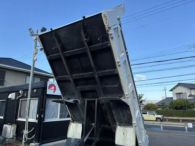 いすゞ エルフ TKG-NKR85AN(2WD)の写真9