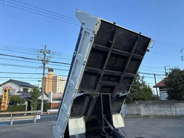 いすゞ エルフ TKG-NKR85AN(2WD)の写真10