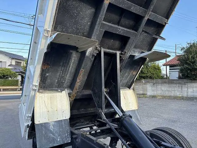 いすゞ エルフ TKG-NKR85AN(2WD)の写真12