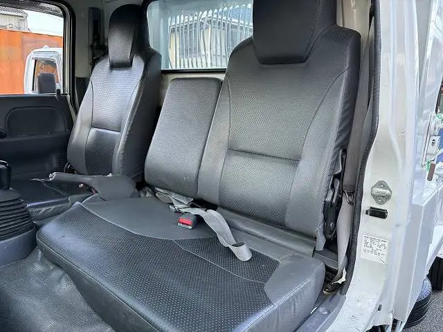 いすゞ エルフ TKG-NKR85AN(2WD)の写真39