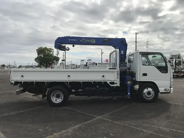 いすゞ エルフ TPG-NKR85AR(2WD)の写真8