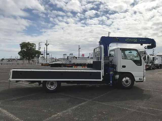 いすゞ エルフ TPG-NKR85AR(2WD)の写真16