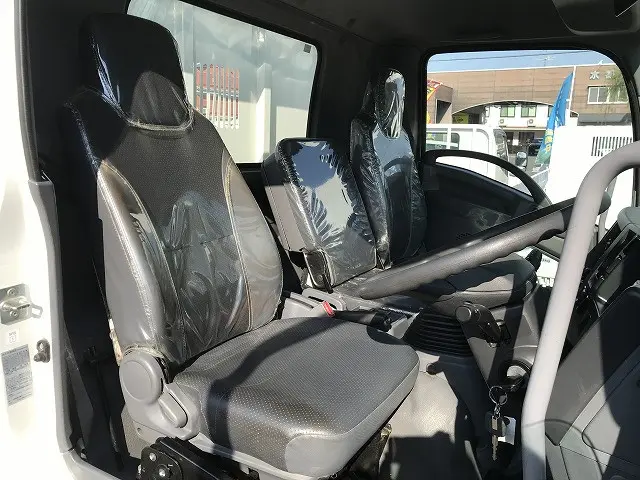 いすゞ フォワード 2PG-FRR90S1(2WD)の写真35