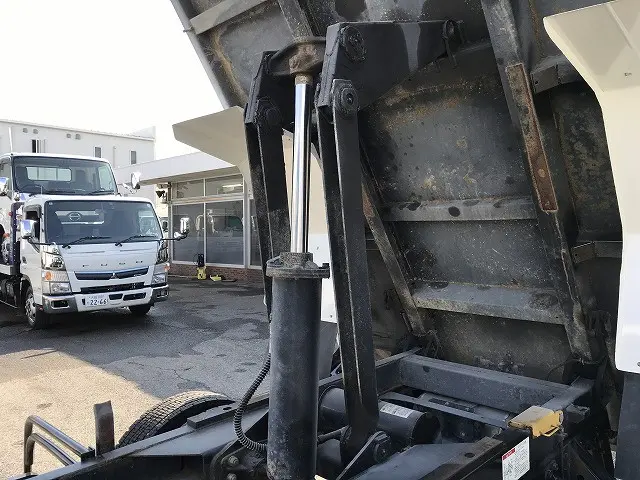 いすゞ フォワード 2PG-FRR90S1(2WD)の写真43