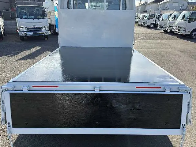 いすゞ エルフ TRG-NJR85A(2WD)の写真15