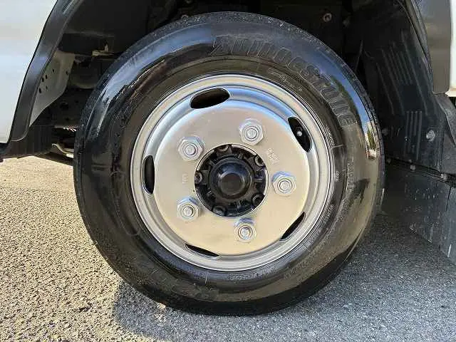 いすゞ エルフ TRG-NJR85A(2WD)の写真26