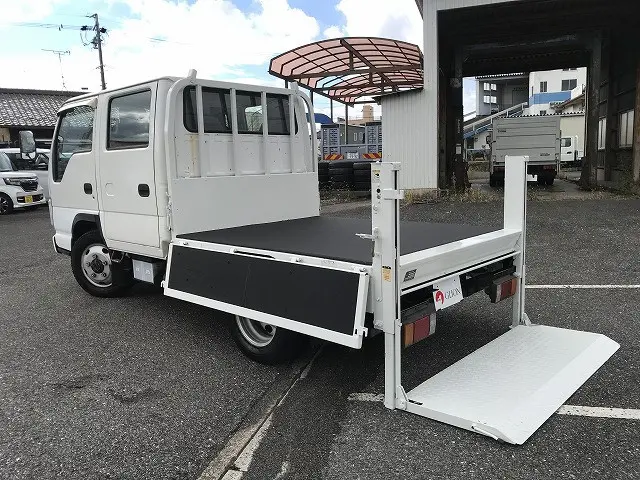 いすゞ エルフ BKG-NHS85A(4WD)の写真11