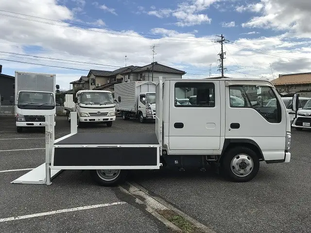 いすゞ エルフ BKG-NHS85A(4WD)の写真15