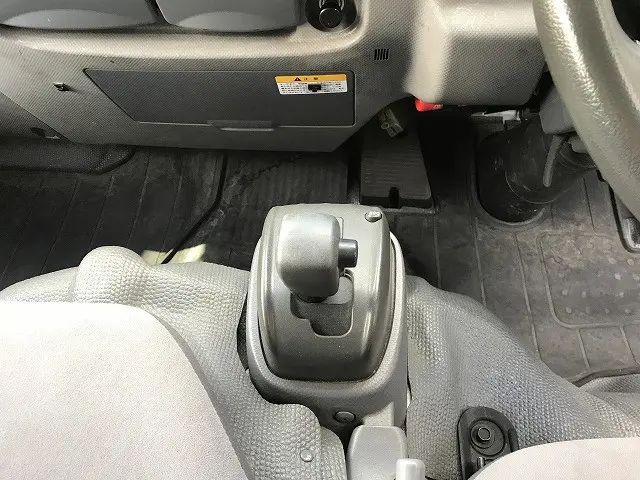 いすゞ エルフ BKG-NHS85A(4WD)の写真27