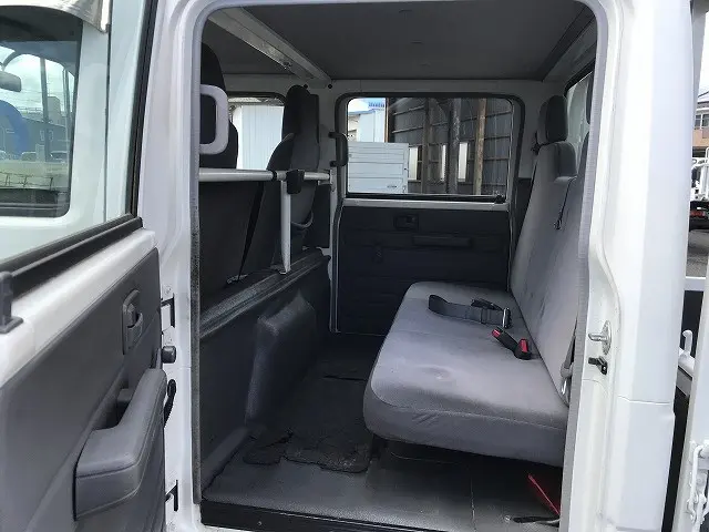 いすゞ エルフ BKG-NHS85A(4WD)の写真37